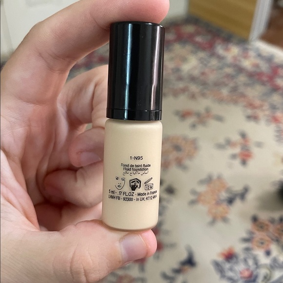 Face Bundle! Givenchy Matte Foundation + Marc Jacobs Highlighter in Tantalize - Picture 4 of 6